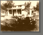 Das Farmhaus und die Familie der Schwiegereltern Oestmann von ERNST Wilhelm Gebers *1901, im Bezirk Washington, Nemaha county, Nebraska, im Jahre 1889